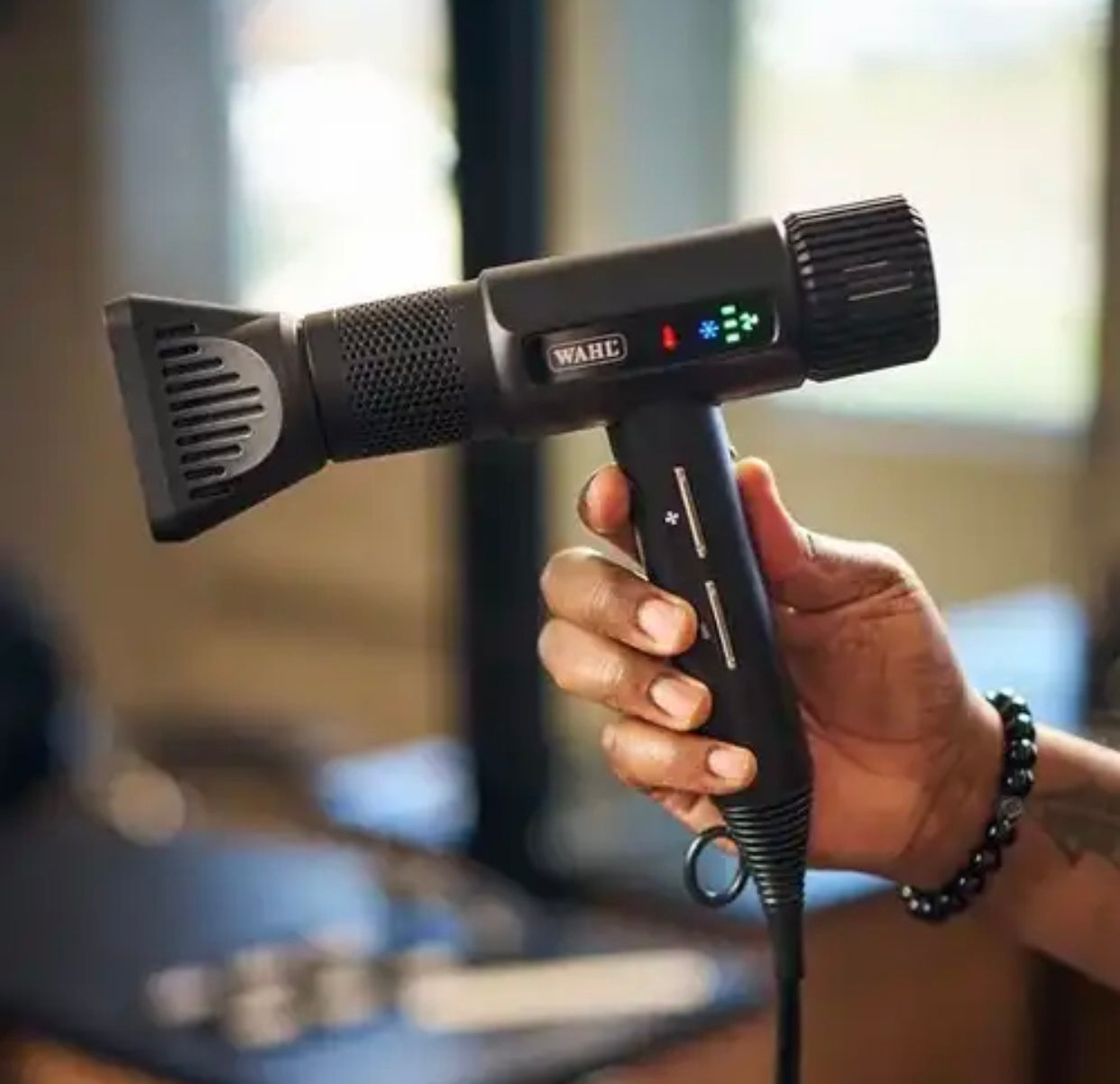Wahl Vanquish 1600W professional BLDC Brushless Hair Dryer 101 000 RPM 4 Piece